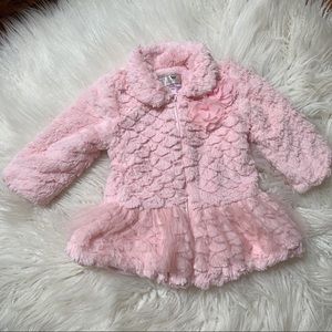 Plush and pretty pink coat 🌸🎀